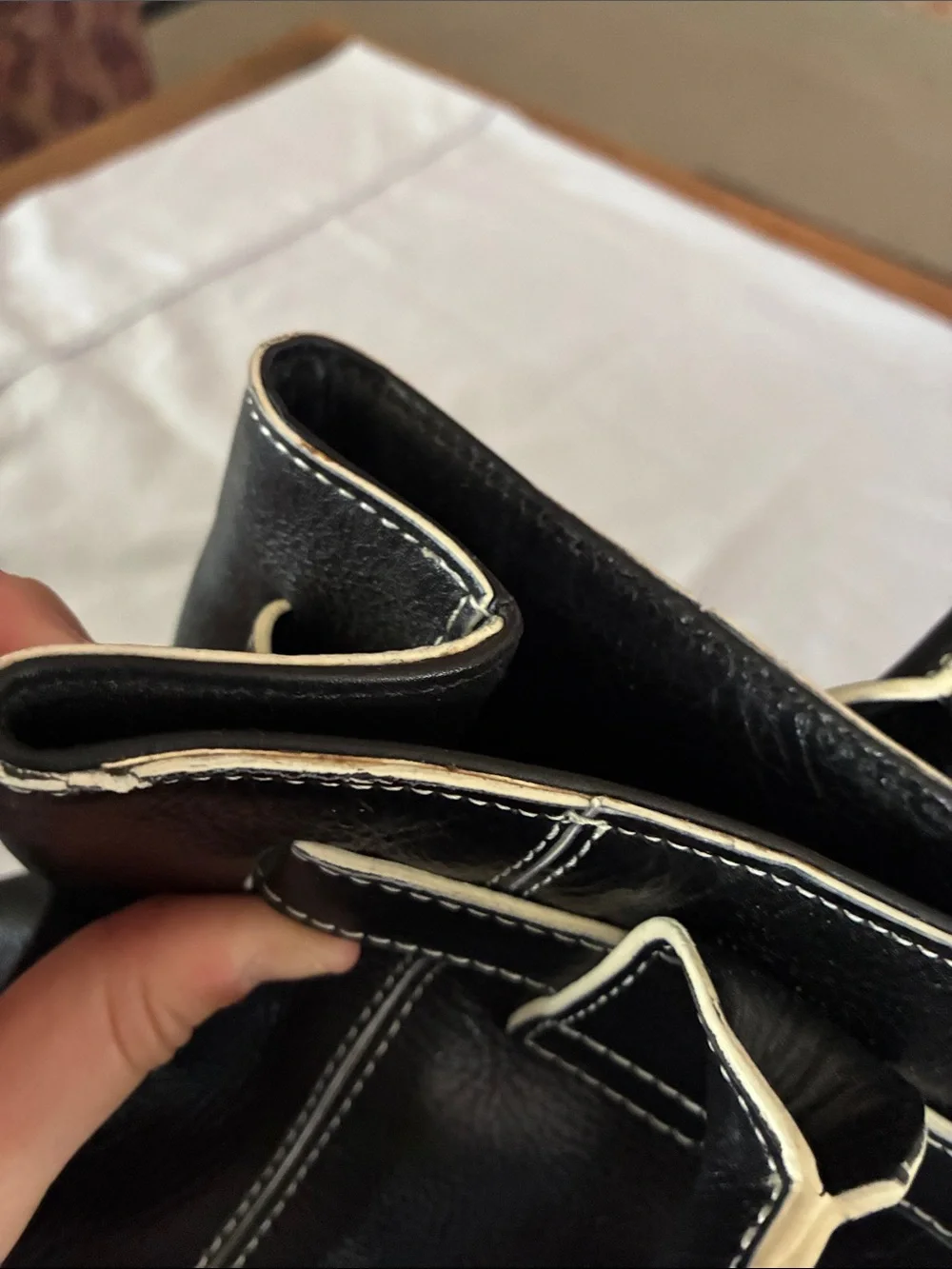 Kenneth Cole Black Leather Tote Bag with Contrast Stitching